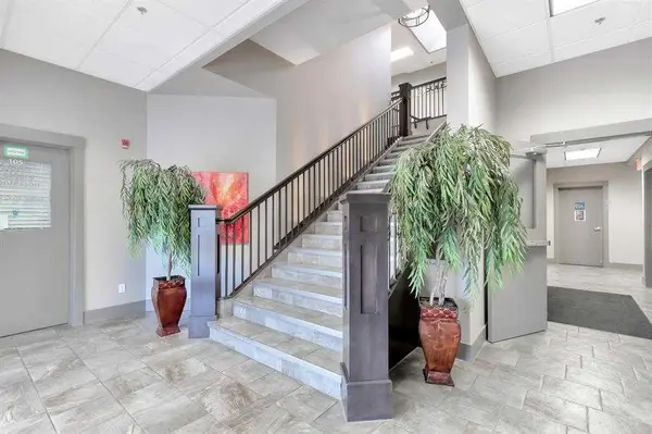 4720 106 AVE SE #210A, Calgary, AB T2Z 0G4