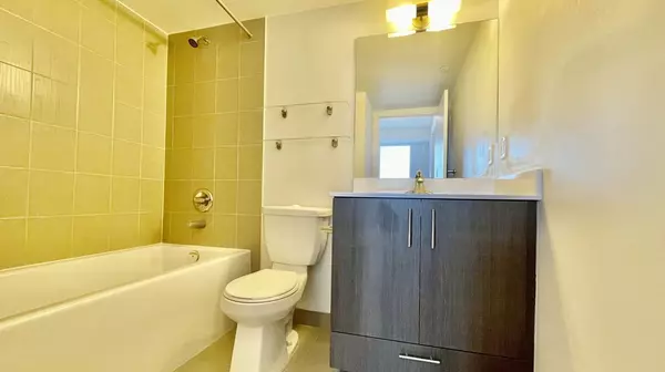 Toronto E07, ON M1S 0L7,255 Village Green SQ #2904