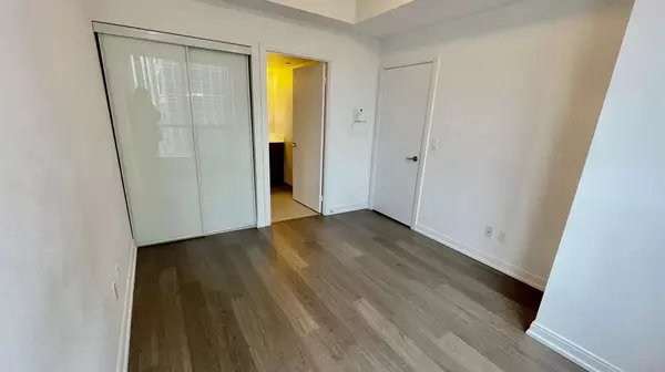 Toronto E07, ON M1S 0L7,255 Village Green SQ #2904