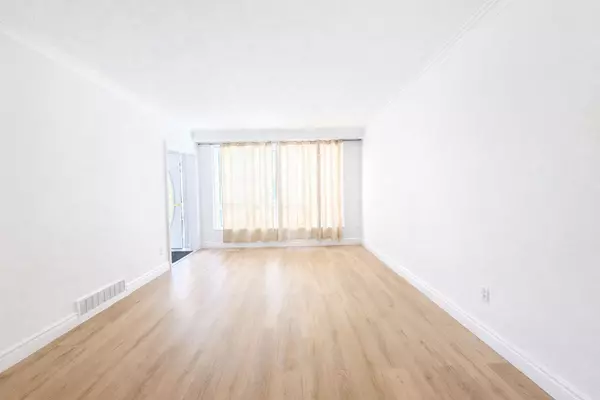 Brampton, ON L6V 1X3,95 Post RD #Upper