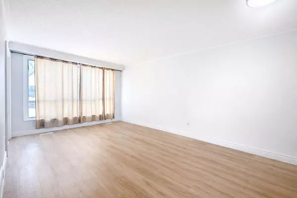 Brampton, ON L6V 1X3,95 Post RD #Upper