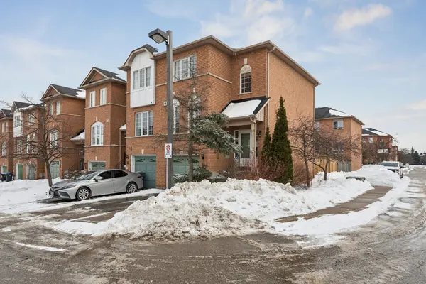 Brampton, ON L6V 4M3,57 Brickyard WAY #51