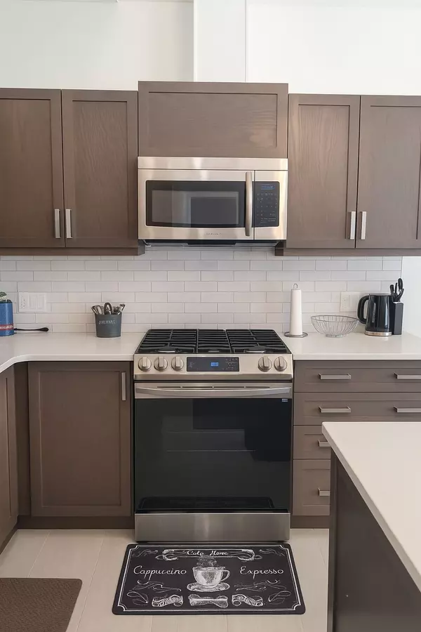 Central Elgin, ON N5L 0B4,63 Compass TRL #7