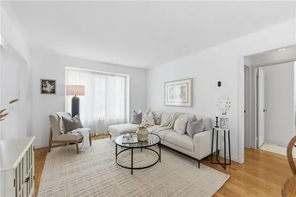 Hamilton, ON L0R 1W0,142 Silverbirch AVE