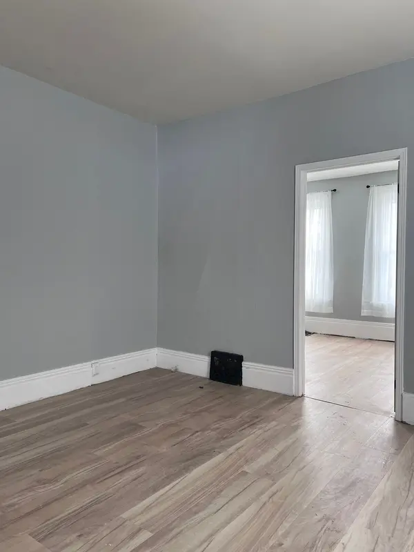 Brantford, ON N3S 3W1,342 Dalhousie ST