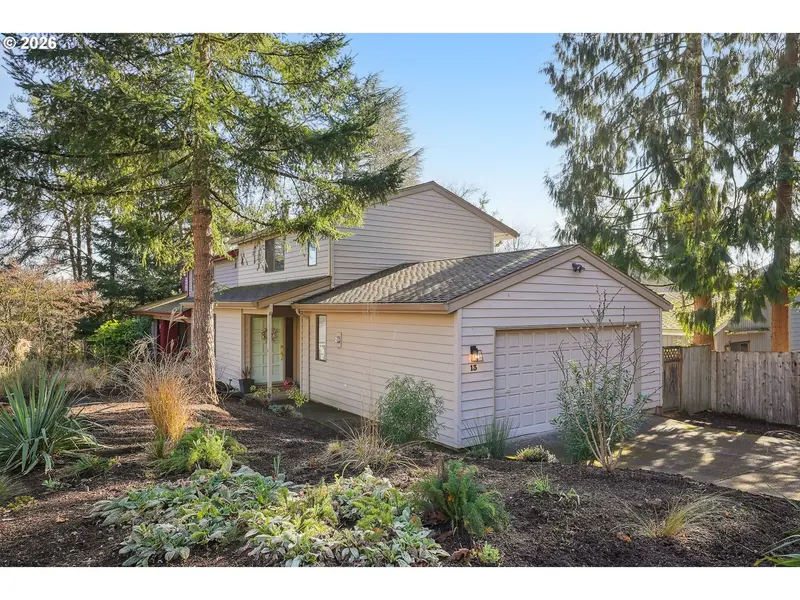 13 MOUNTAIN CIR, Lake Oswego, OR 97035