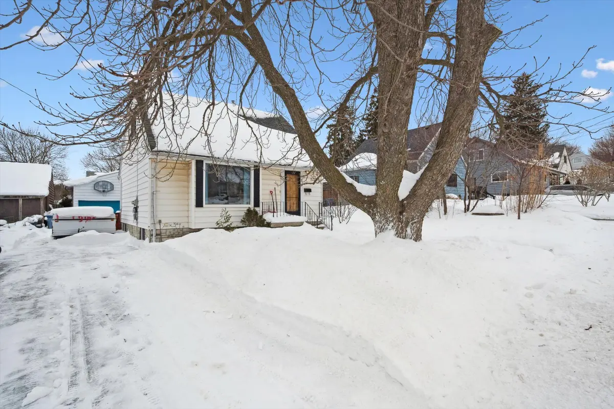 Guelph, ON N1H 2N3,11 Chase AVE