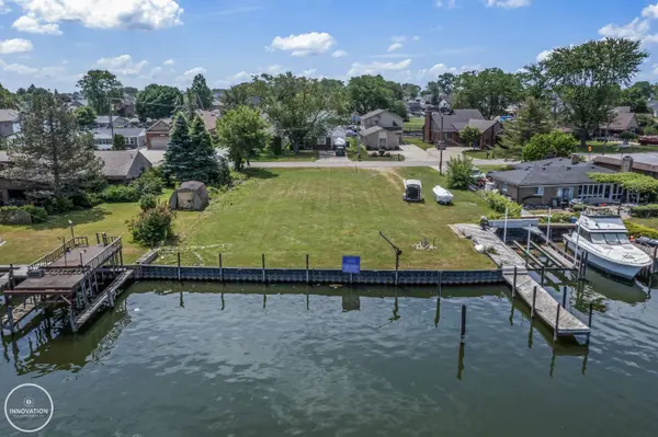 38187 Huron Pointe DR, Harrison Twp, MI 48045