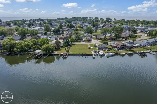 38187 Huron Pointe DR, Harrison Twp, MI 48045