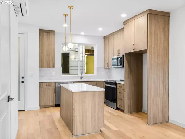 Portland, OR 97213,7452 SE Tolman ST