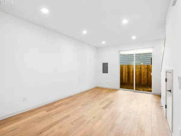 7452 SE Tolman ST, Portland, OR 97213