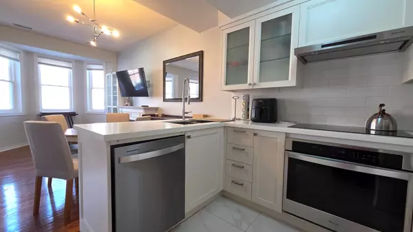 Toronto W04, ON M6A 3E7,760 Lawrence AVE W #115