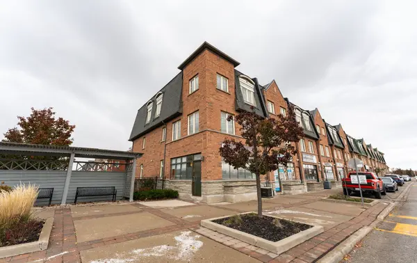 45 Seachart PL, Brampton, ON L6P 3E1