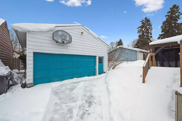 Guelph, ON N1H 2N3,11 Chase AVE