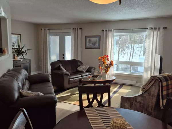 Gravenhurst, ON P1P 1J7,333 James ST W