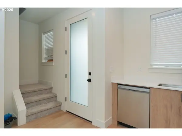 2385 SE 135TH AVE #8, Portland, OR 97233