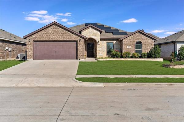 224 Cattlemans Trail,  Saginaw,  TX 76131