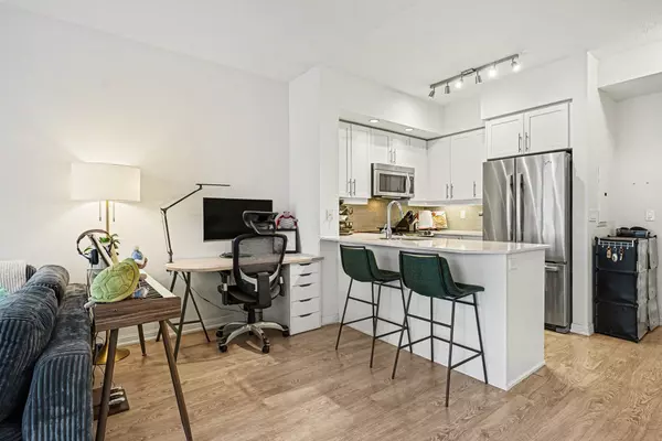 Toronto C01, ON M6K 3R4,85 East Liberty ST #2111