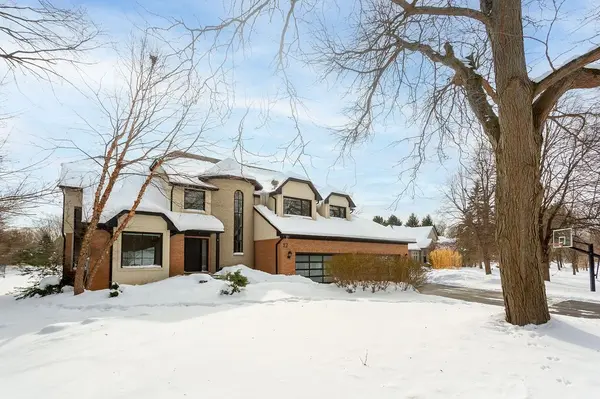 Hamilton, ON L0R 1H2,12 Blackberry PL