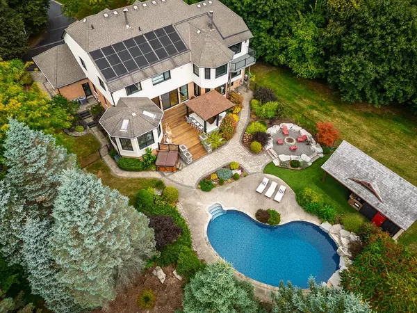 Hamilton, ON L0R 1H2,12 Blackberry PL