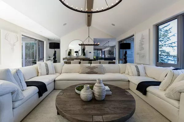 Huntsville, ON P1H 2J2,124 Claren CRES