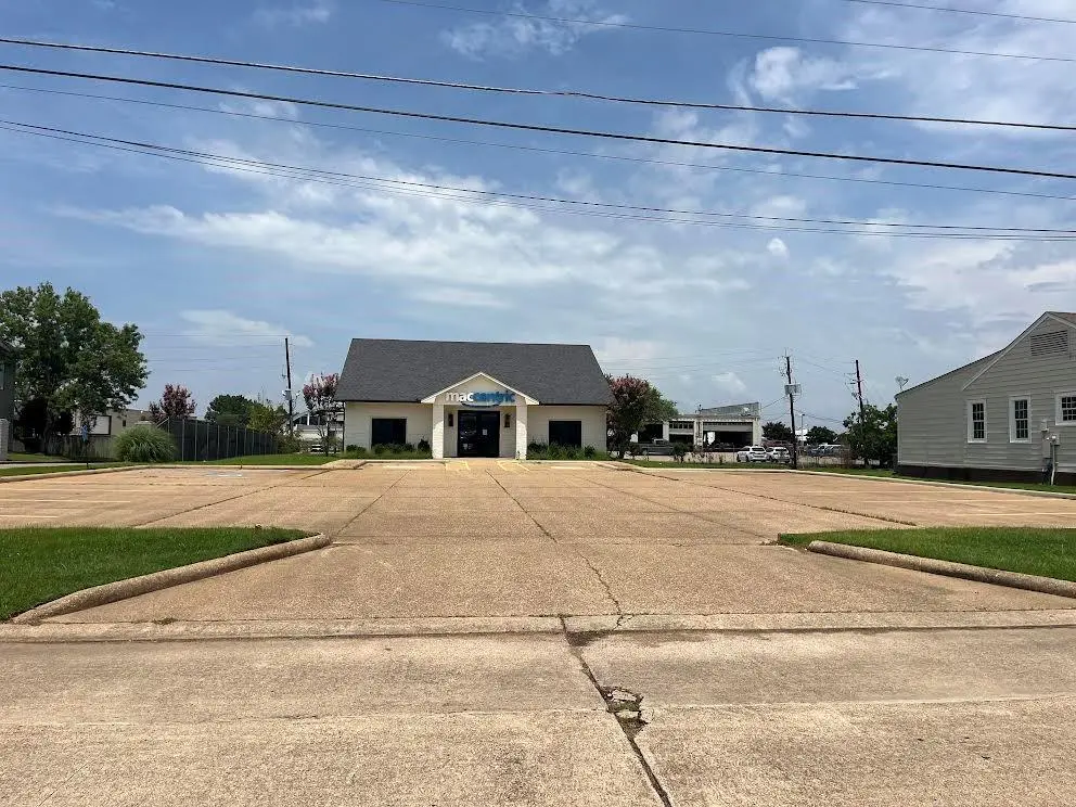 800 Brook Hollow Drive, Shreveport, LA 71105