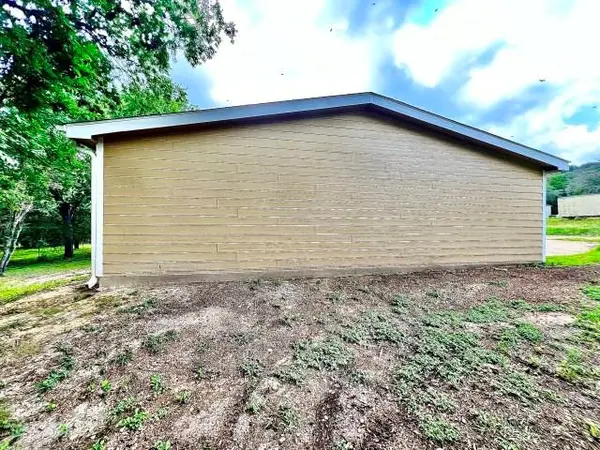 614 County Road 3220, Kempner, TX 76539