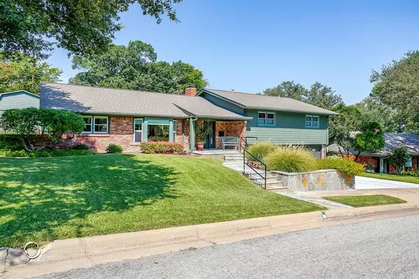 1816 Granada Road, Fort Worth, TX 76116