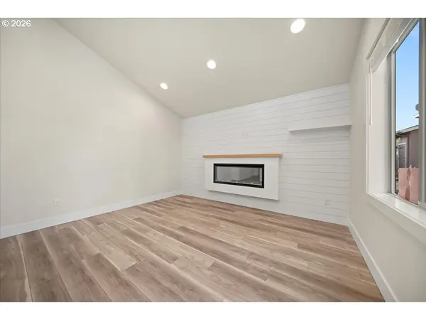 Oregon City, OR 97045,12300 Meadowlawn DR