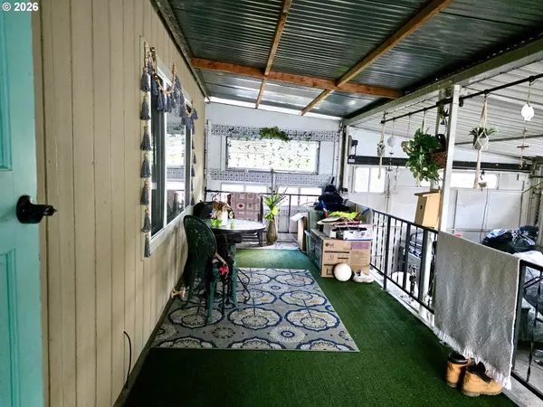 Gresham, OR 97030,2980 NE DIVISION ST #31