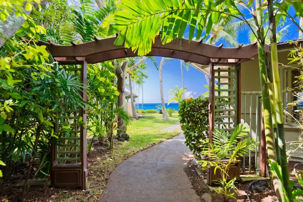 83-500 KEAWAIKI RD, Kealakekua, HI 96704