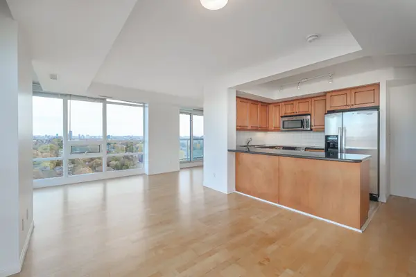 Toronto C10, ON M4P 3J9,900 Mount Pleasant RD #1407