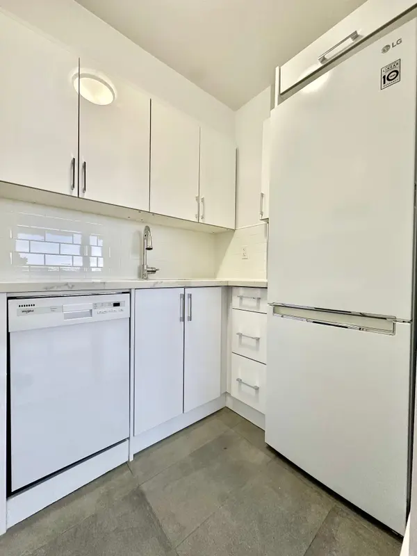 Toronto C01, ON M5S 2H8,666 Spadina AVE #2101