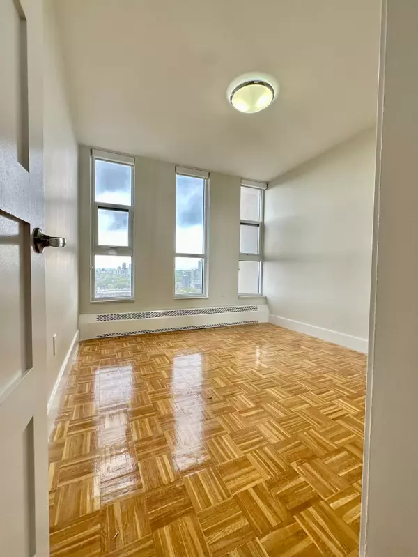 Toronto C01, ON M5S 2H8,666 Spadina AVE #2311