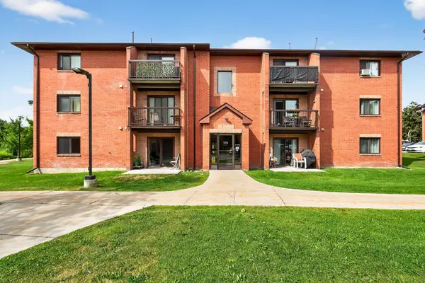 179 Edgehill DR #B4,  Barrie,  ON L4N 1L9