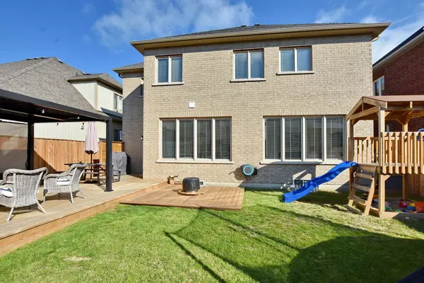 Collingwood, ON L9Y 3Z6,48 Mclean AVE