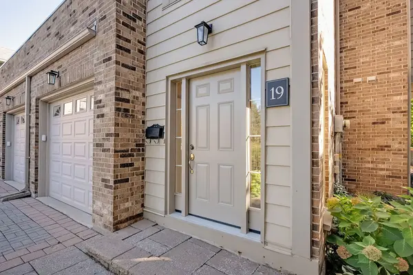 3230 New ST #19, Burlington, ON L7N 1M8