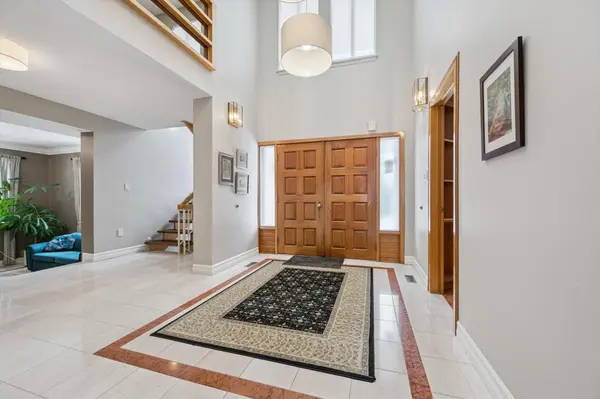 28 Manswood CRES, Brampton, ON L6T 0A4