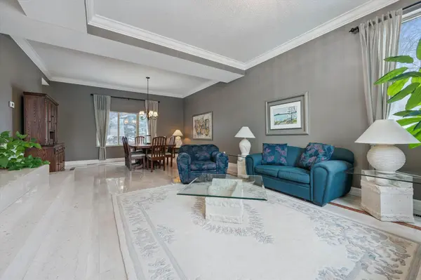 28 Manswood CRES, Brampton, ON L6T 0A4