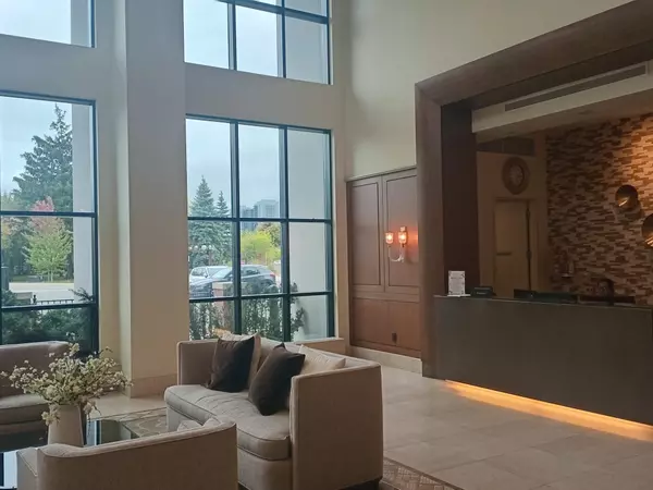 Brampton, ON L6W 0A8,100 John ST #608