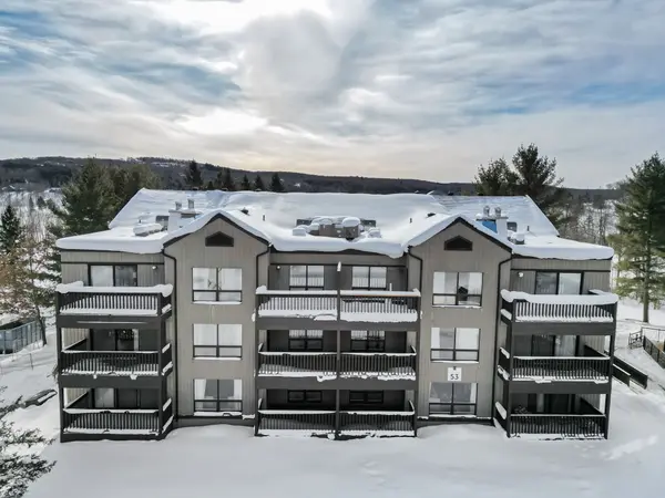 Huntsville, ON P1H 2E8,1235 DEERHURST DR #53-201