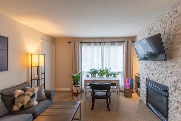 Huntsville, ON P1H 2E8,1235 DEERHURST DR #53-201