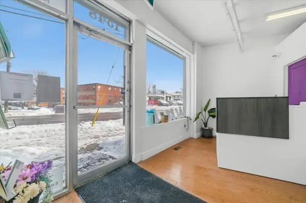 1548 King ST E, Hamilton, ON L8K 1S9