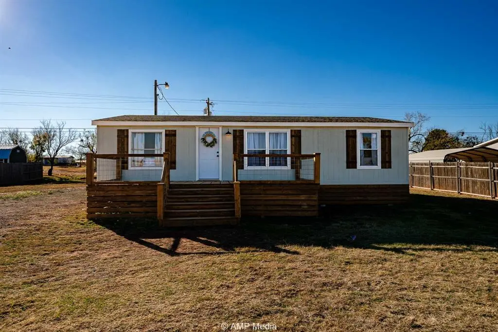 1125 Market Street, Tye, TX 79563