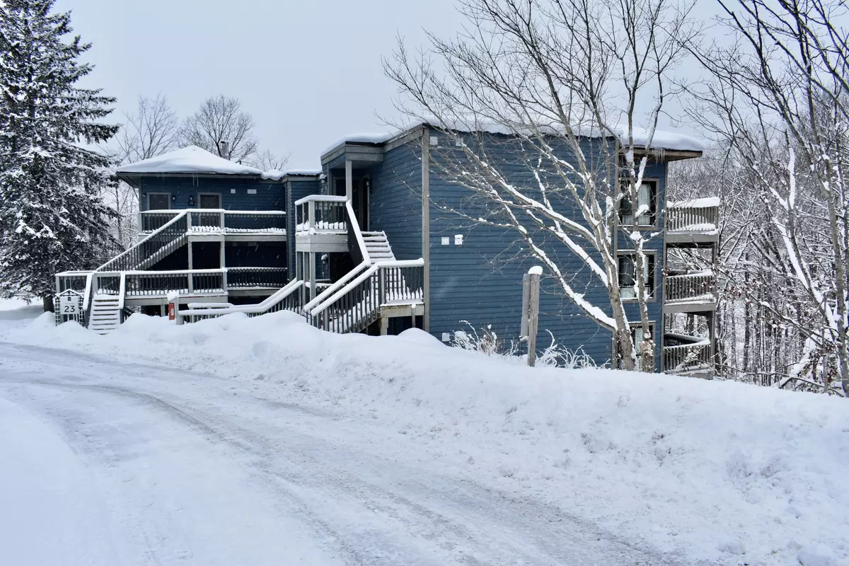 Huntsville, ON P1H 1A9,23-205 MAPLERIDGE DEERHURST DR