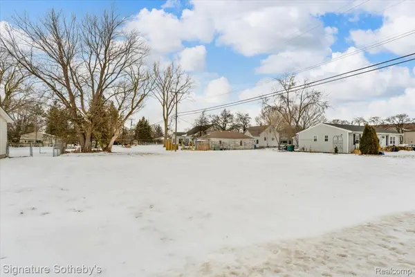 2983 Dashwood DR, Troy, MI 48083