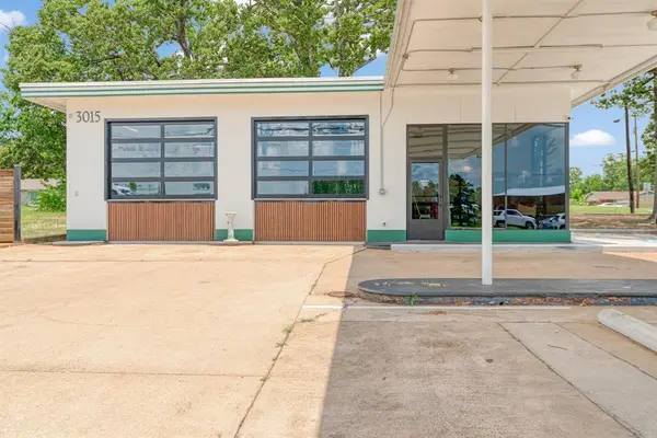 3015 Clarksville Street, Paris, TX 75460