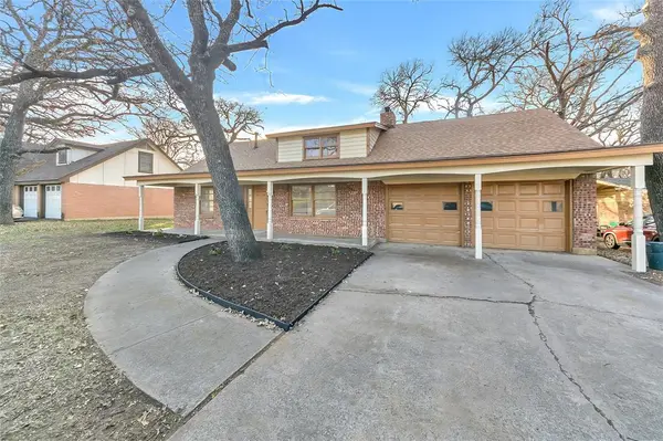 828 S Collins Street, Arlington, TX 76010