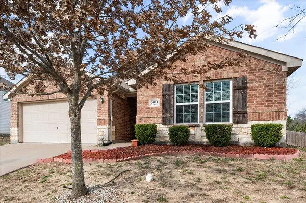 3011 Driftwood Lane,  Lancaster,  TX 75146