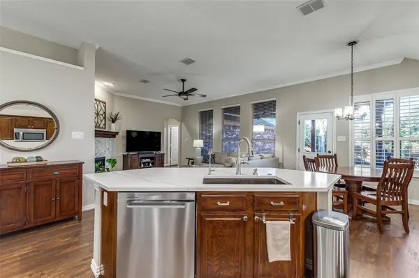 2136 Fountain Drive, Lewisville, TX 75067